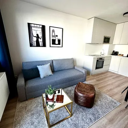 S Klimatizaciou A Balkonom Pri Letisku Bts * Bratislava