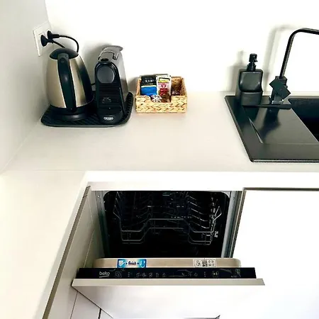 S Klimatizaciou A Balkonom Pri Letisku Bts Apartment Bratislava
