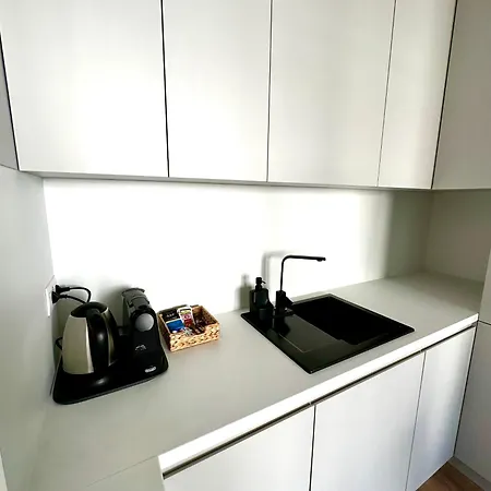 S Klimatizaciou A Balkonom Pri Letisku Bts Apartmán