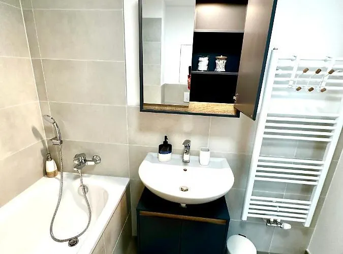 S Klimatizáciou A Balkónom Pri Letisku Bts *