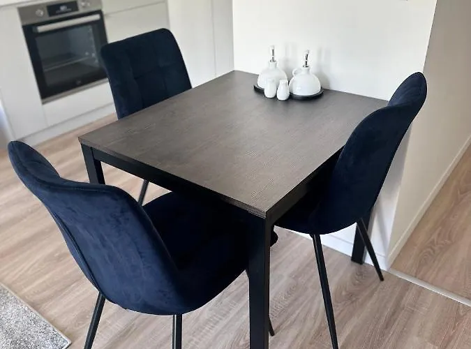 S Klimatizáciou A Balkónom Pri Letisku Bts