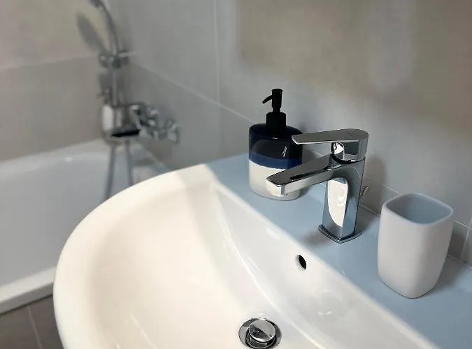 Apartament S Klimatizaciou A Balkonom Pri Letisku Bts Bratysława
